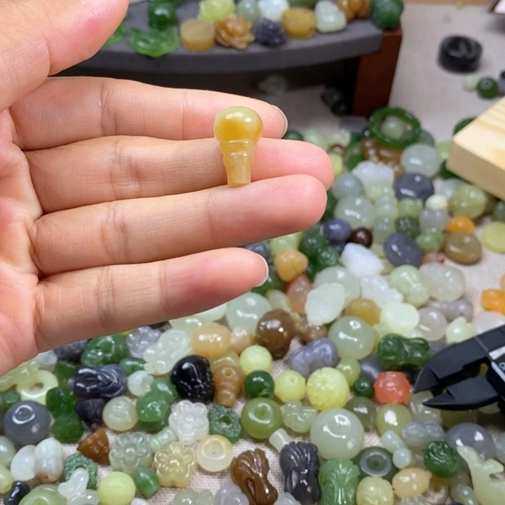 和田玉未镶嵌挂件阿****米