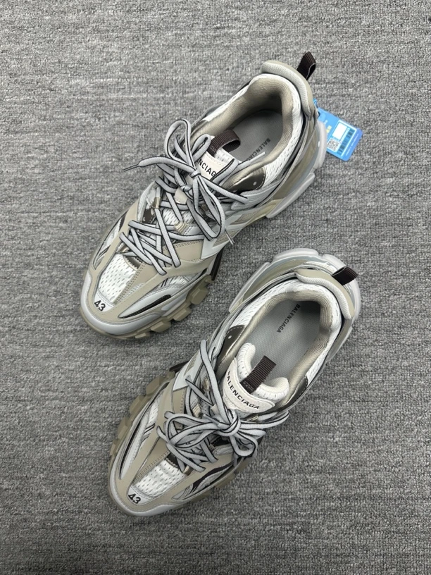 全新未使用 Balenciaga/巴黎世家 43 巴黎世家track 老爹鞋 灰白