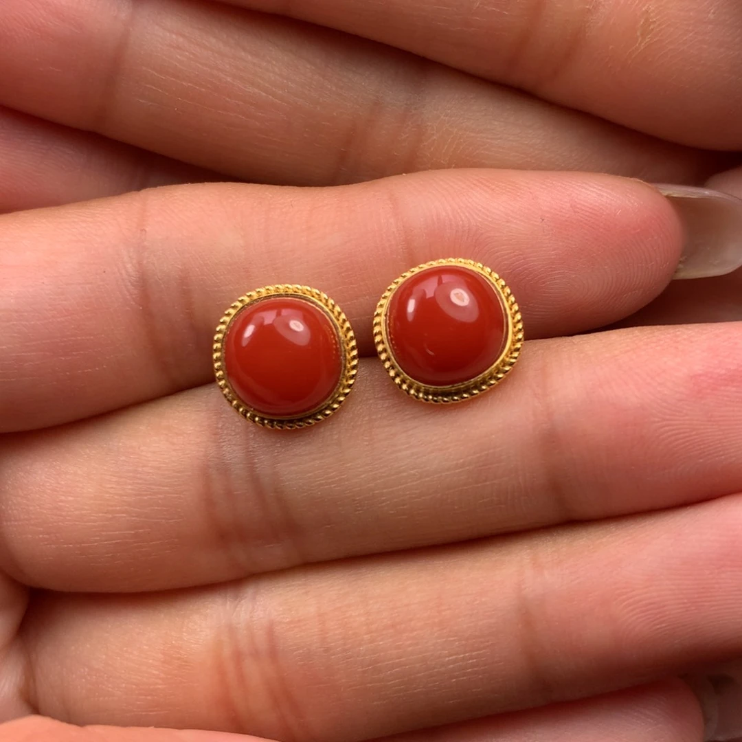 18K金镶嵌耳钉南红玛瑙