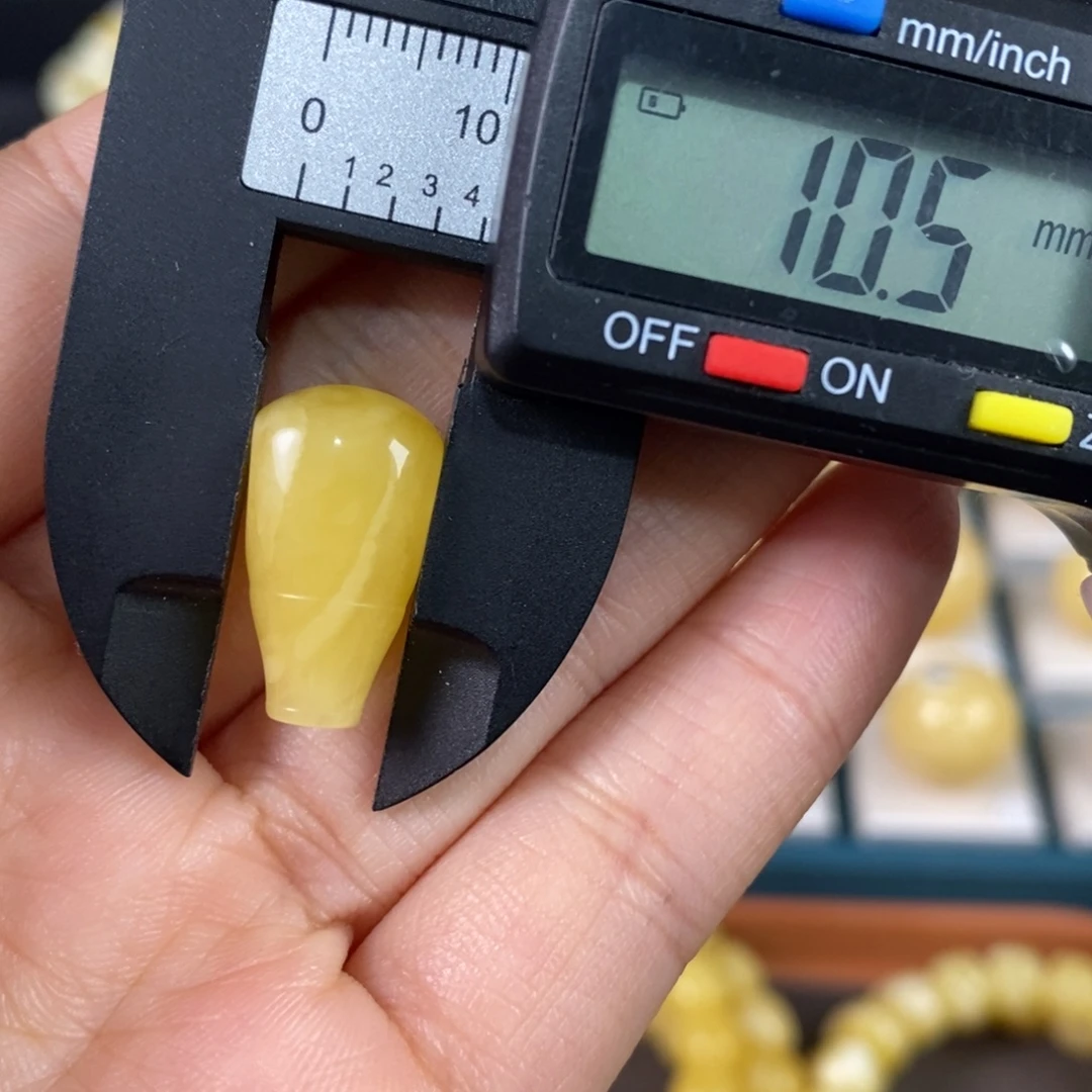 蜜蜡未镶嵌珠宝奇石