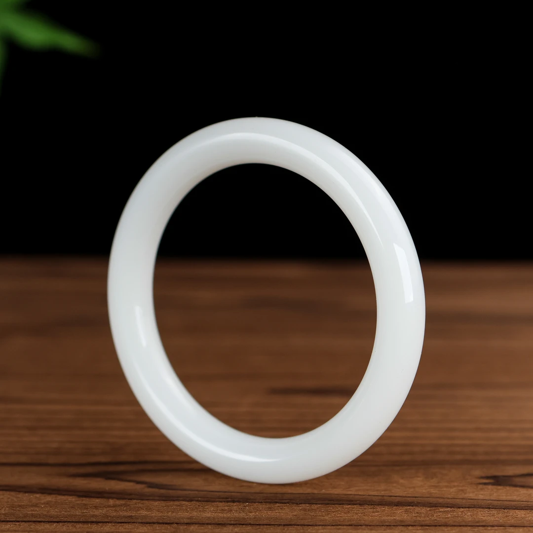 精美高油脂高密度圆条手镯 气质款 024