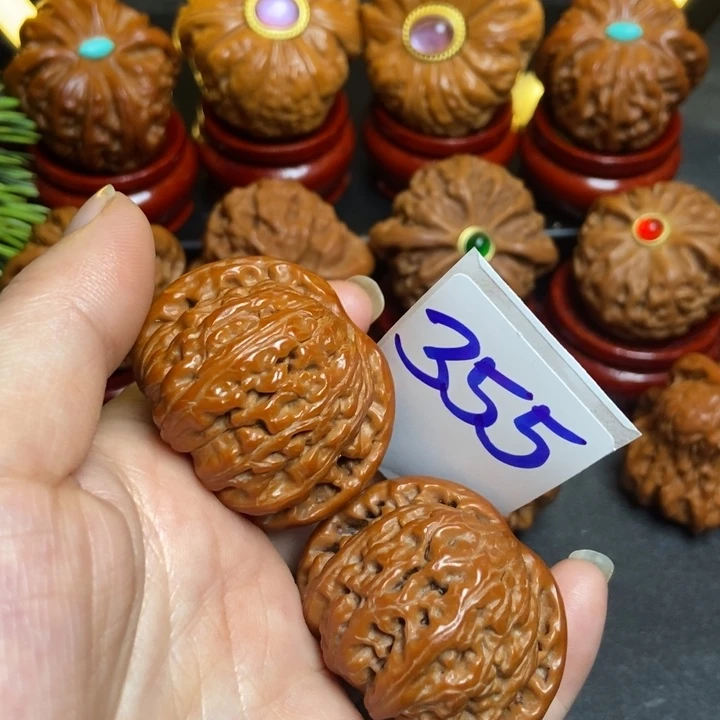 40白狮子355文玩核桃狮子头