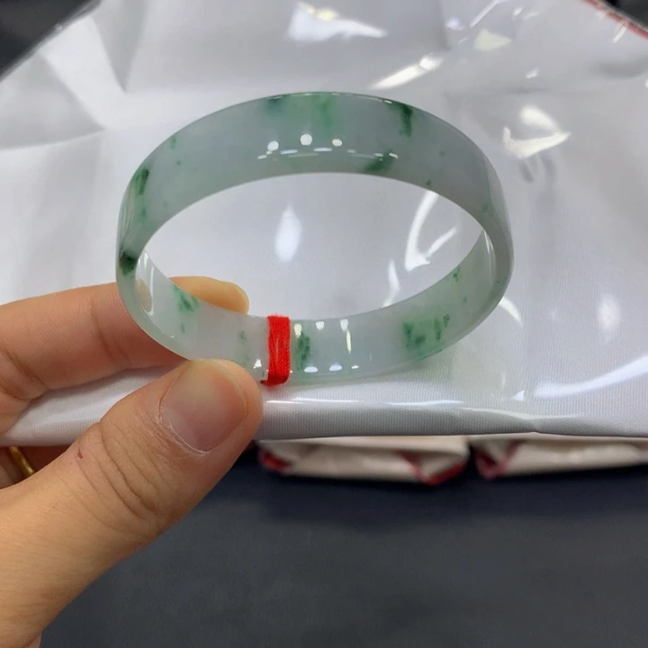 翡翠未镶嵌手镯翡翠6
