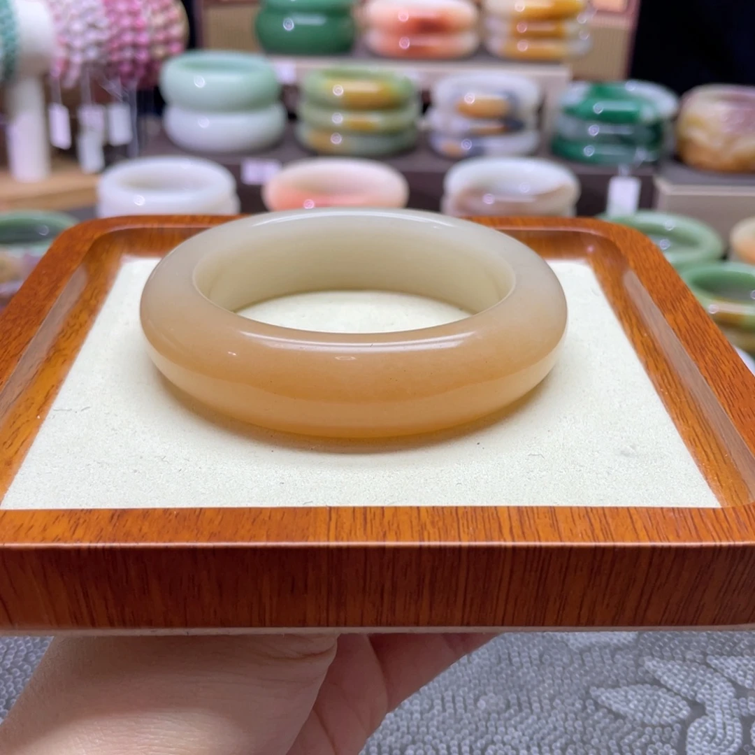 石英质玉未镶嵌手镯