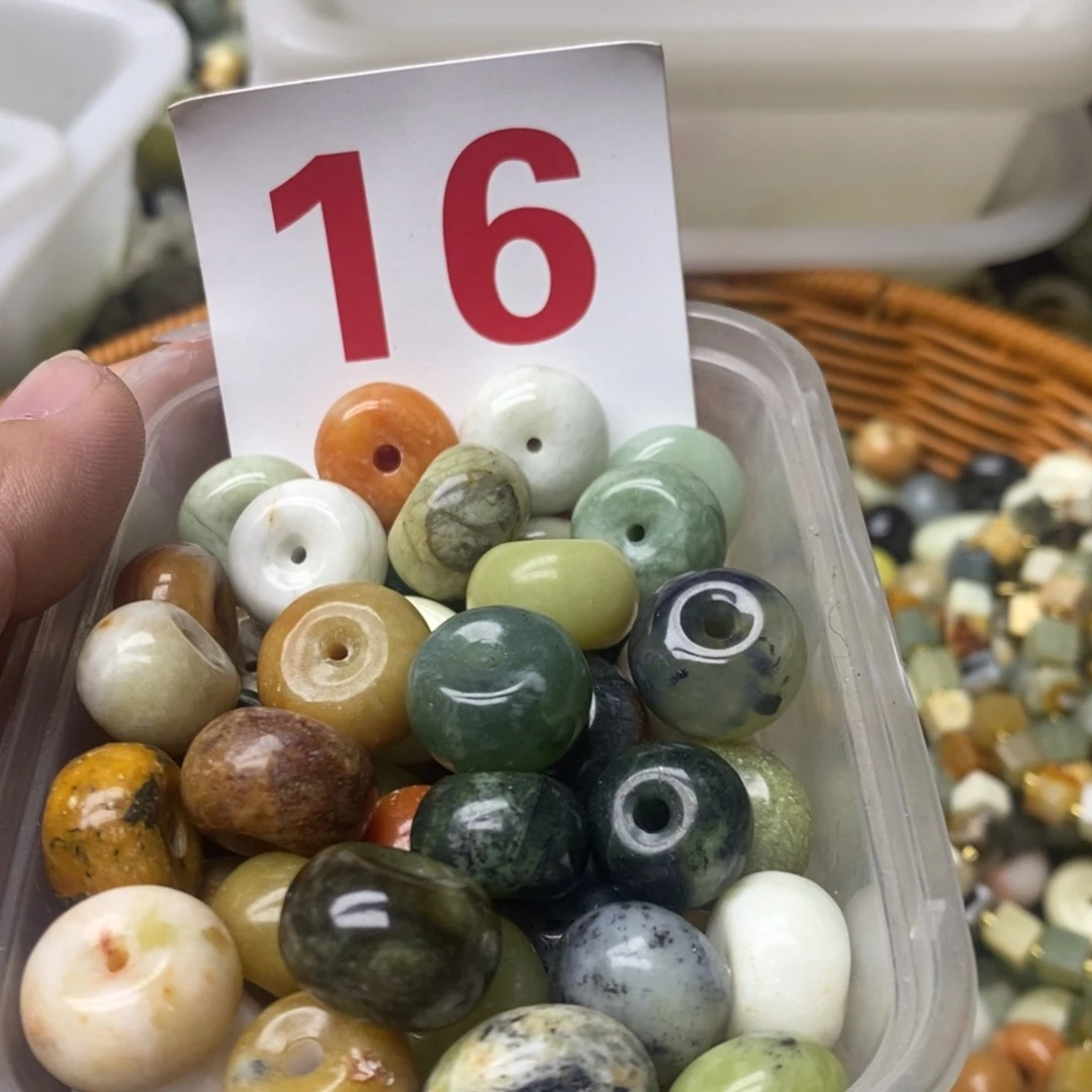 蛇纹石玉挂坠未镶嵌