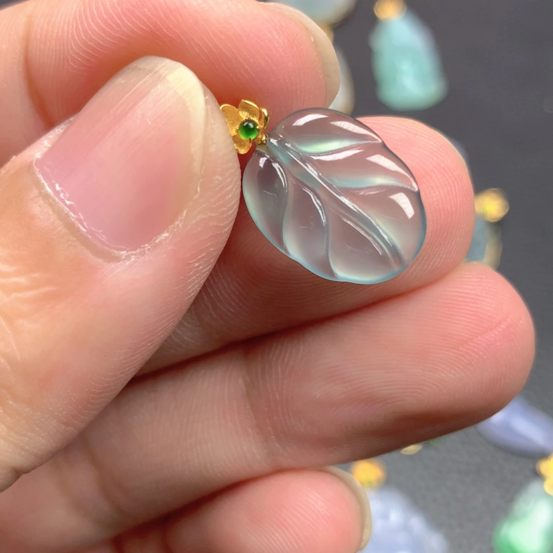 【闪购商品】颈饰18K金镶嵌翡翠翡翠