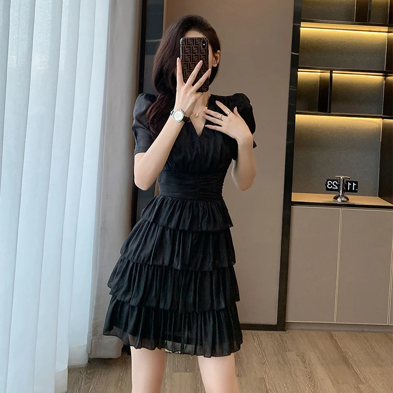 黑色收腰连衣裙女2025夏季新款高级感小个子短款法式气质蛋糕裙子