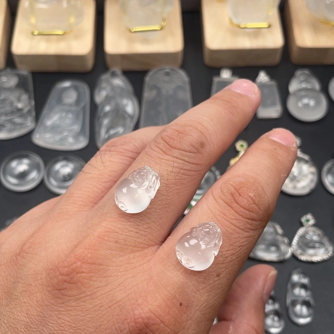 石英质玉未镶嵌颈饰