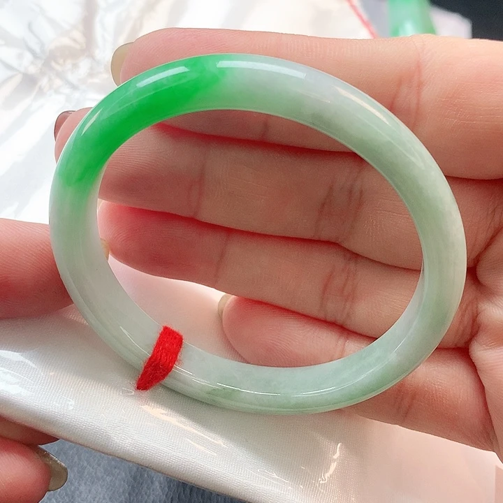 翡翠手镯未镶嵌贵2291
