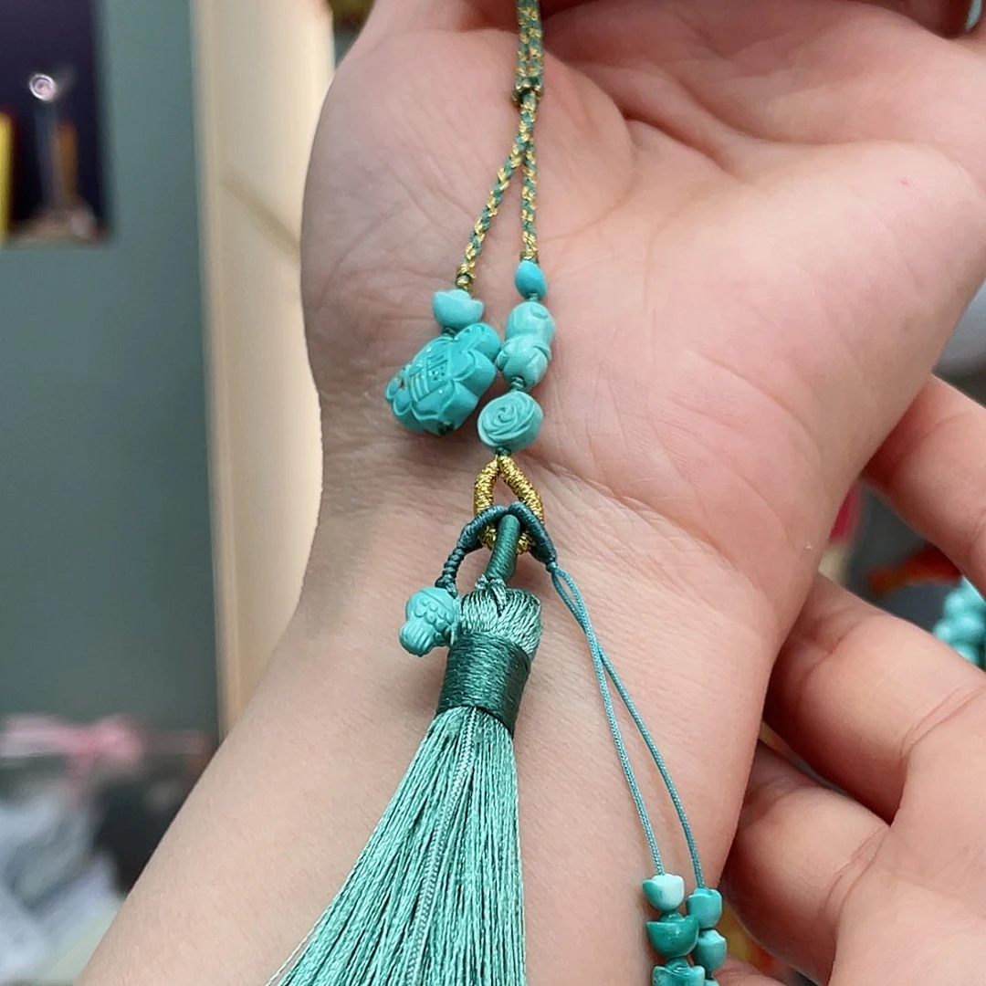 绿松石颈饰未镶嵌