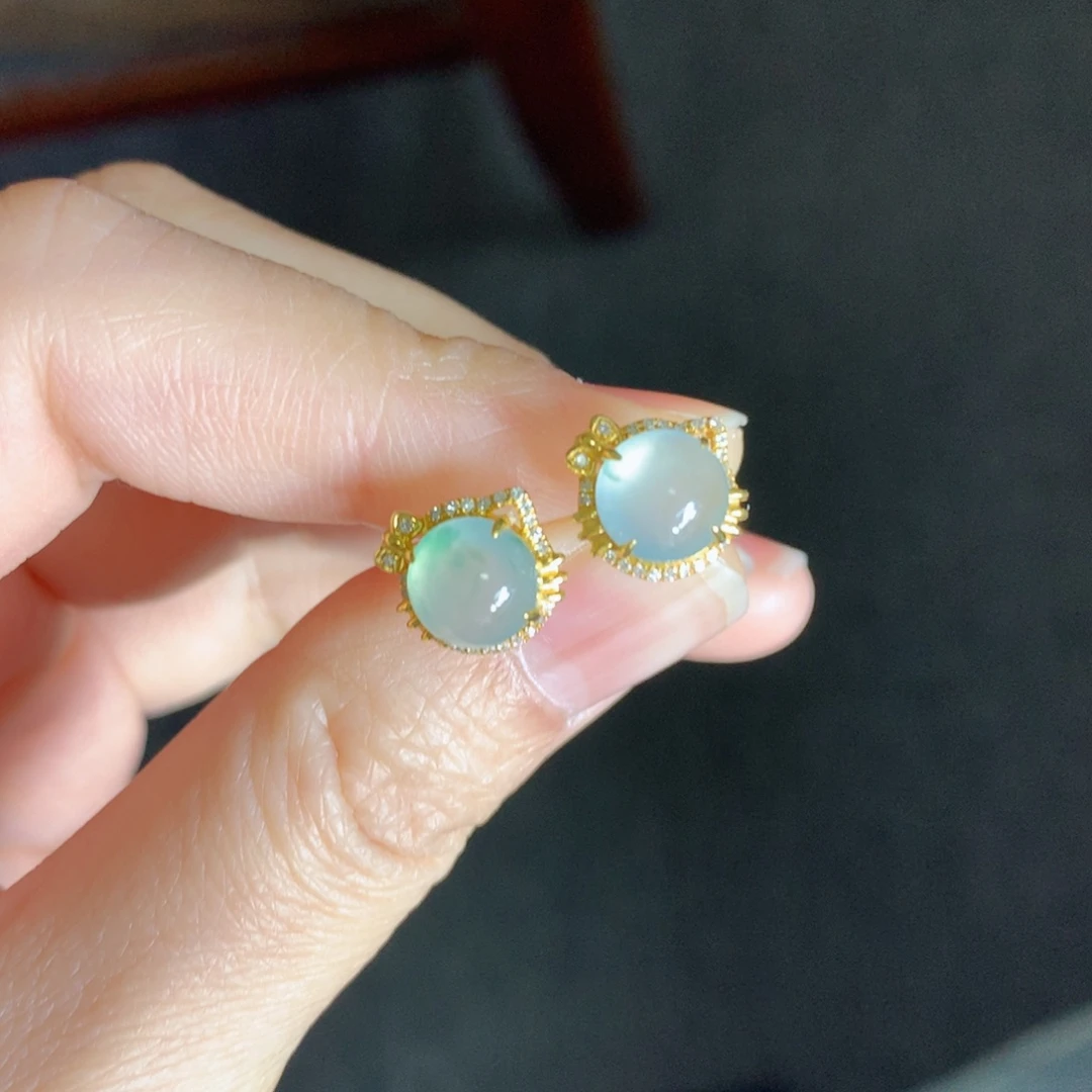 翡翠颈饰未镶嵌耳钉