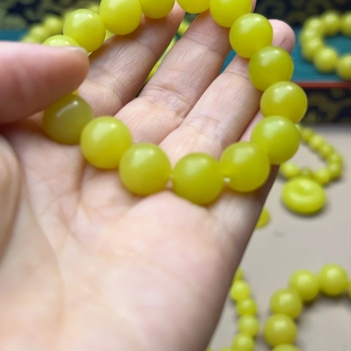 山***部非金属新疆若羌黄口手串