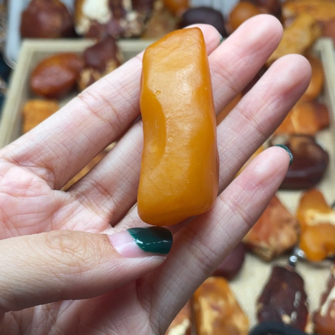 琥珀未镶嵌珠宝奇石