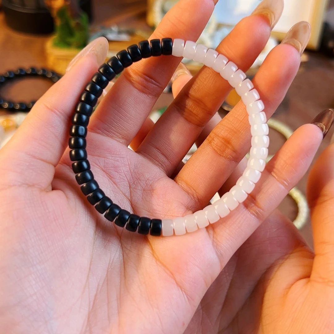 L***t和田玉未镶嵌手串