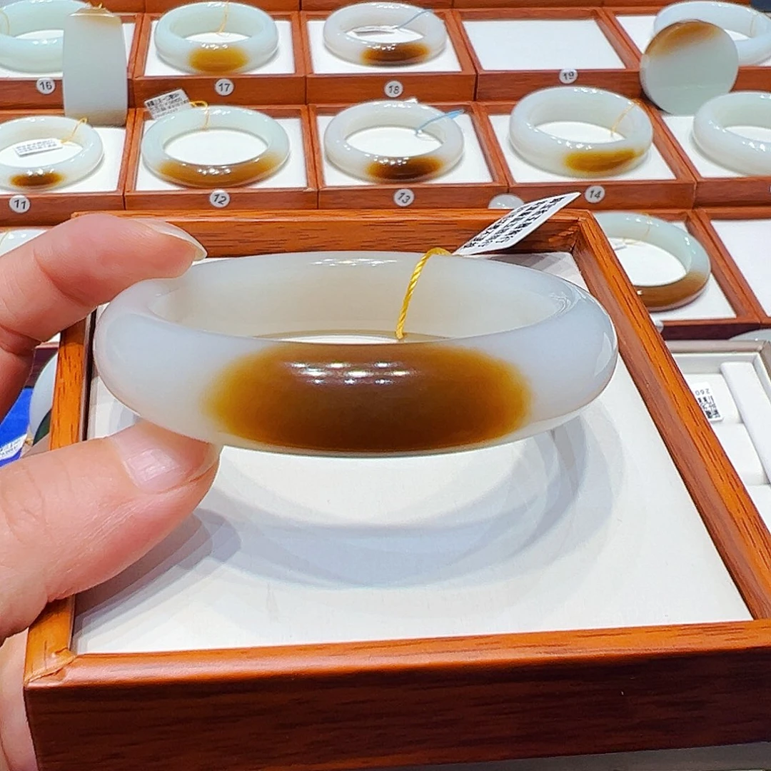 机***男未镶嵌手镯和田玉