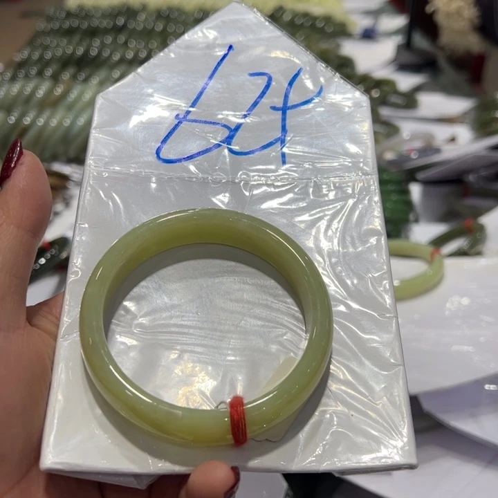 和田玉（糖玉）手镯未镶嵌敏*