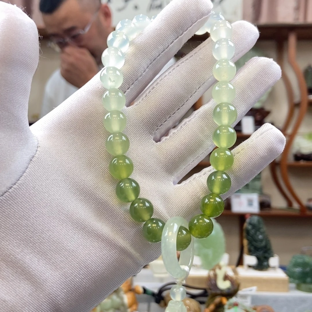 蛇纹石玉未镶嵌手持