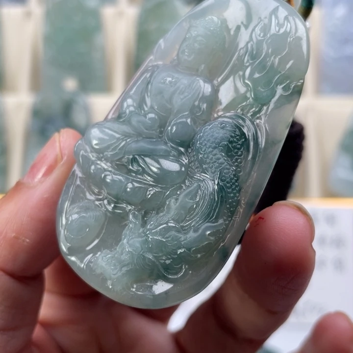翡翠未镶嵌颈饰玉