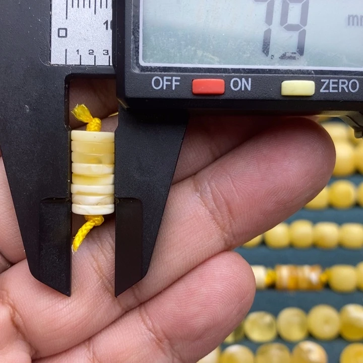 琥珀未镶嵌裸石55号7.8左右隔片