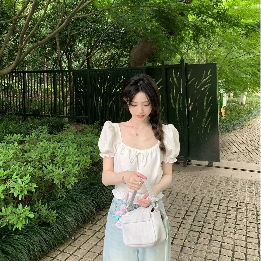 Zzhen【超嗲小白梨】法式镂空绣花小衫收腰显瘦上衣DCS438