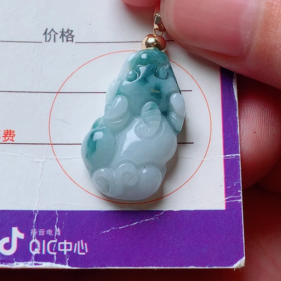 翡翠未镶嵌颈饰福利貔貅