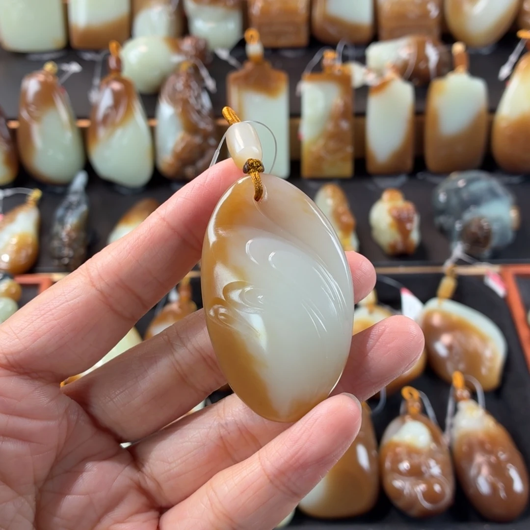 和田玉未镶嵌颈饰