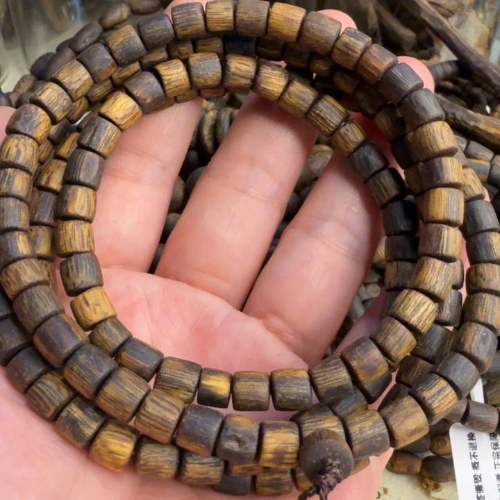 新***司沉香沉香碎屑白奇楠沉香树心油老料桶珠24克