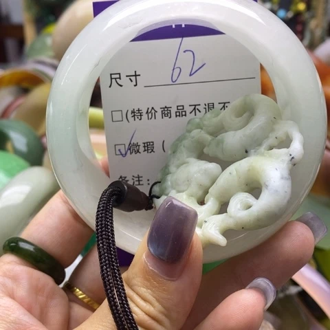 未镶嵌手镯石英质玉
