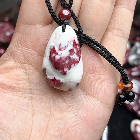 【闪购商品】天然辰砂天然原矿朱砂吊坠