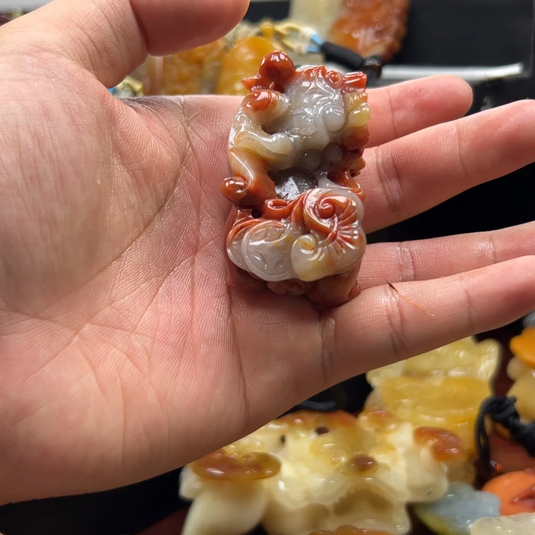 未镶嵌石英质玉（黄龙玉）多样性发货，发其一