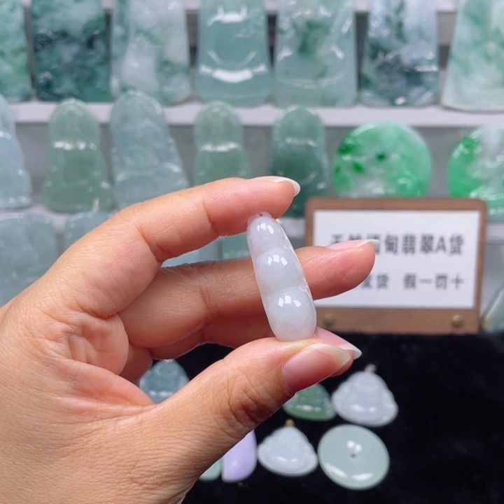 颈饰未镶嵌翡翠豆子