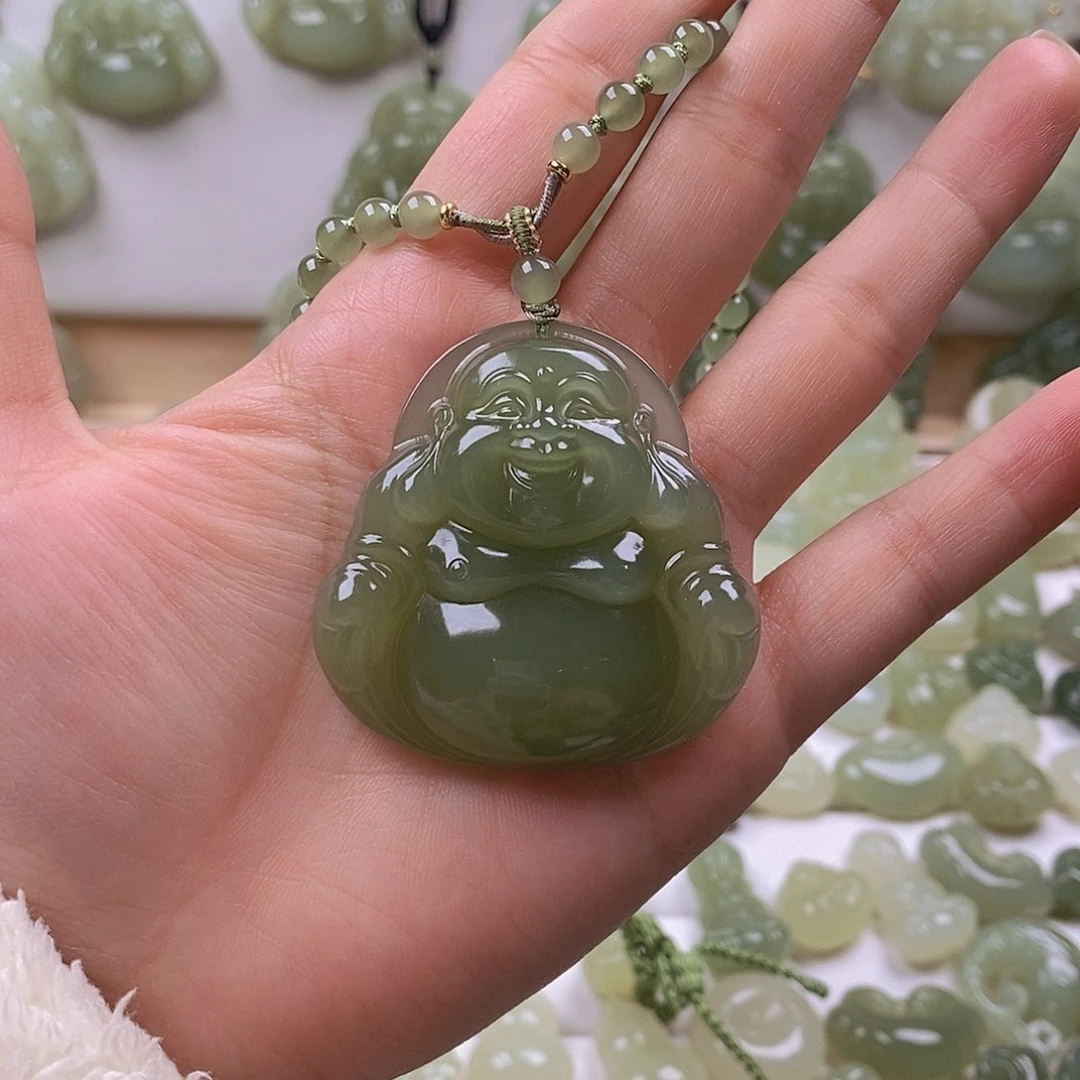 小***甘和田玉未镶嵌颈饰