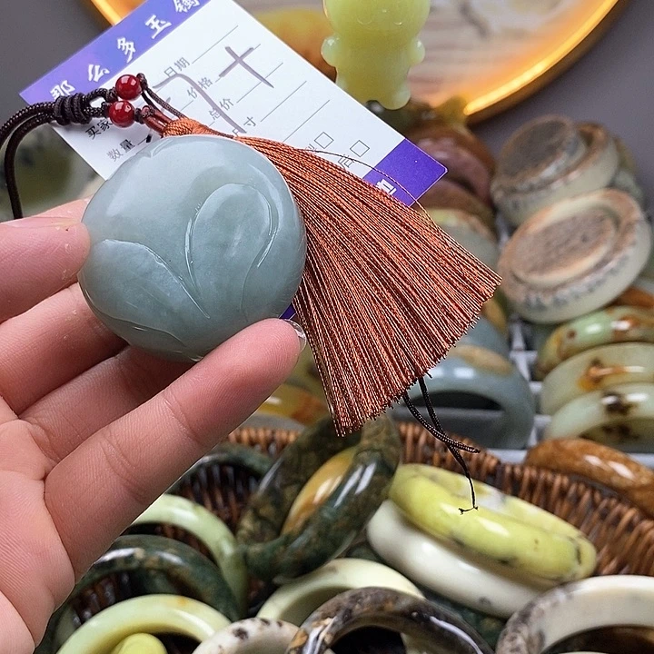 蛇纹石玉未镶嵌颈饰你***急