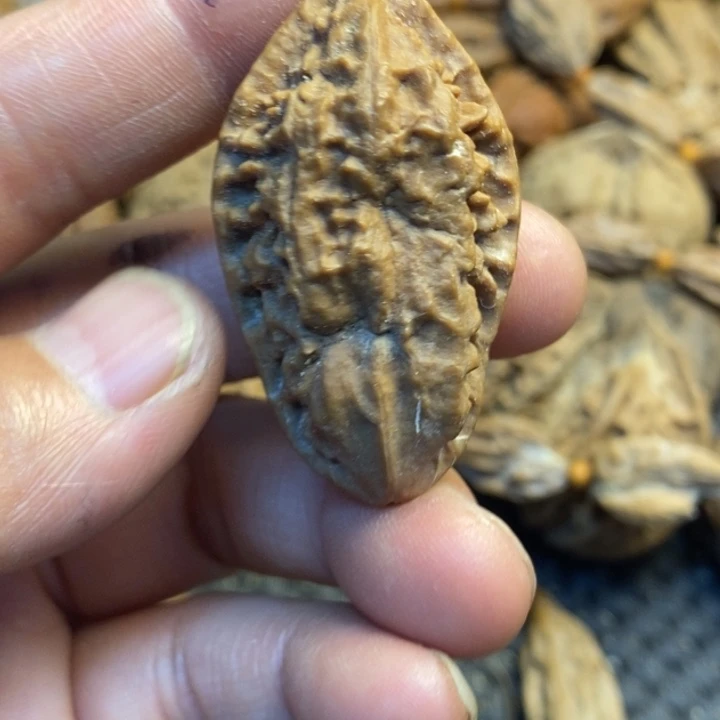 文玩核桃吊坠娜姐195