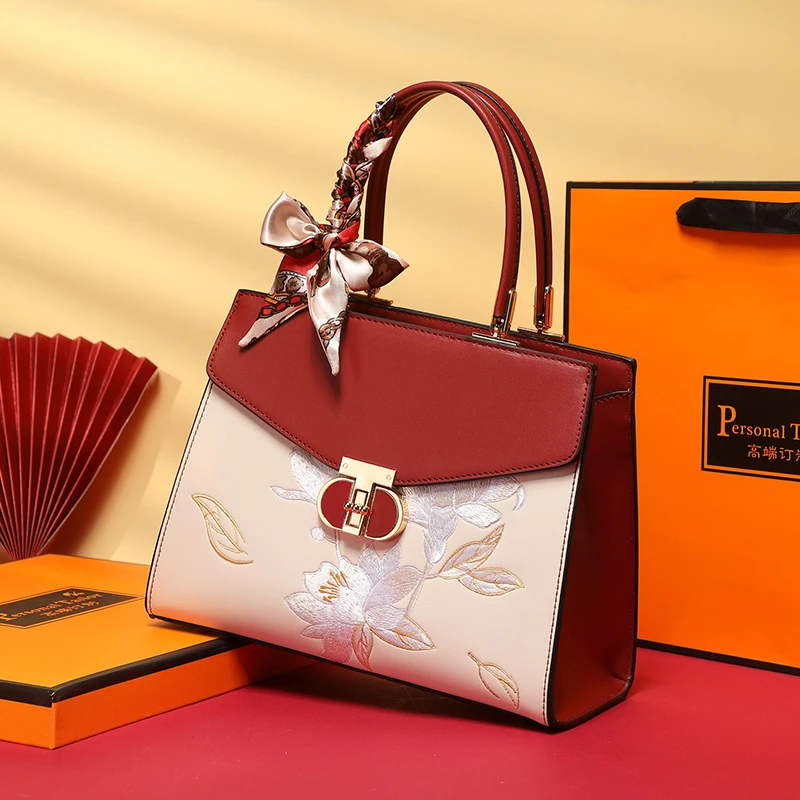 新中式国风刺绣红色包包中年女包妈妈结婚包斜挎婆婆婚礼物手提包