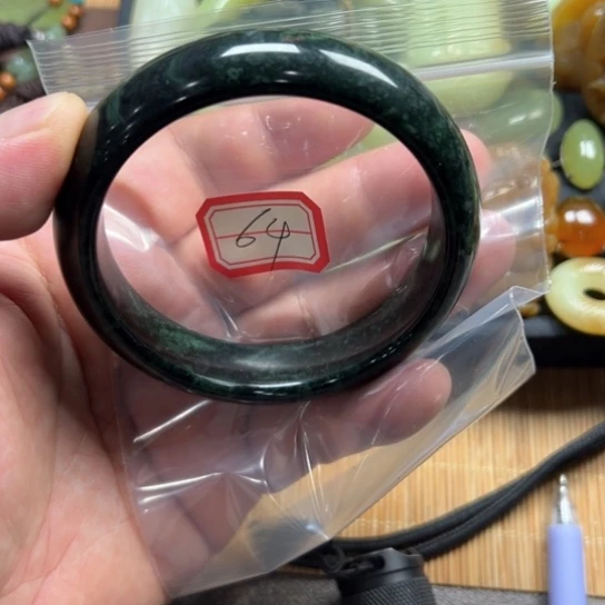 合金蛇纹石玉颈饰