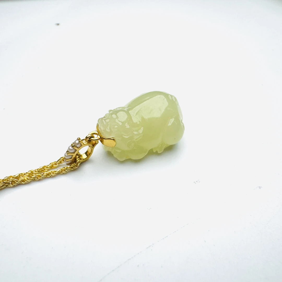 18k金天然和田玉貔貅吊坠/2753