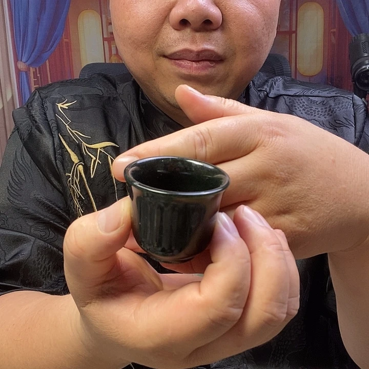 未镶嵌和田玉把件茶杯
