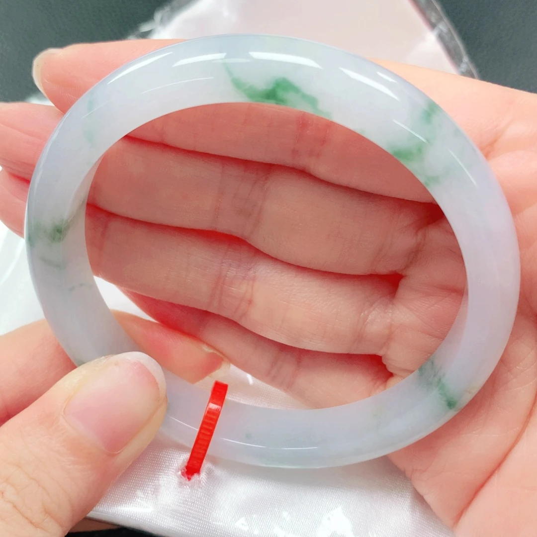 翡翠手镯未镶嵌57圈