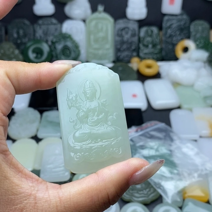 *****和田玉未镶嵌颈饰