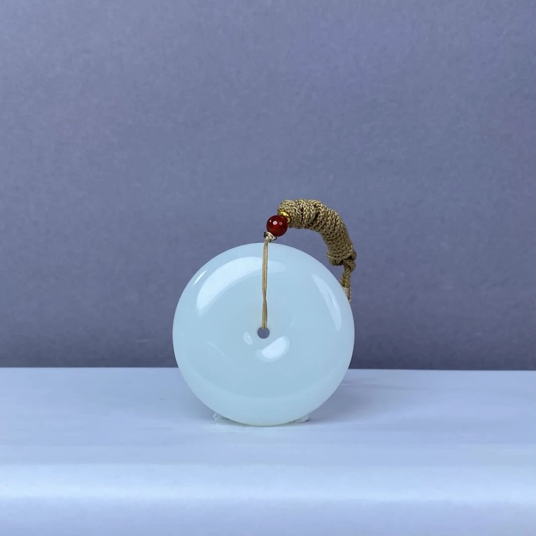 C897 和田玉皓月潘心平安扣