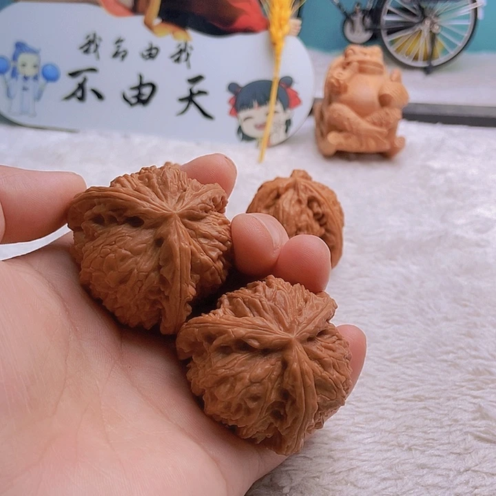 吊坠文玩核桃小*菊三棱