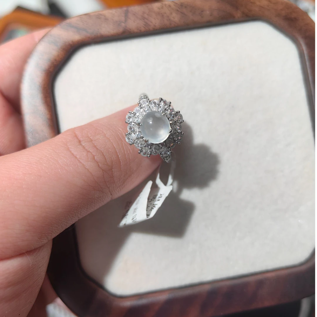 天然缅甸翡翠A货蛋面戒指