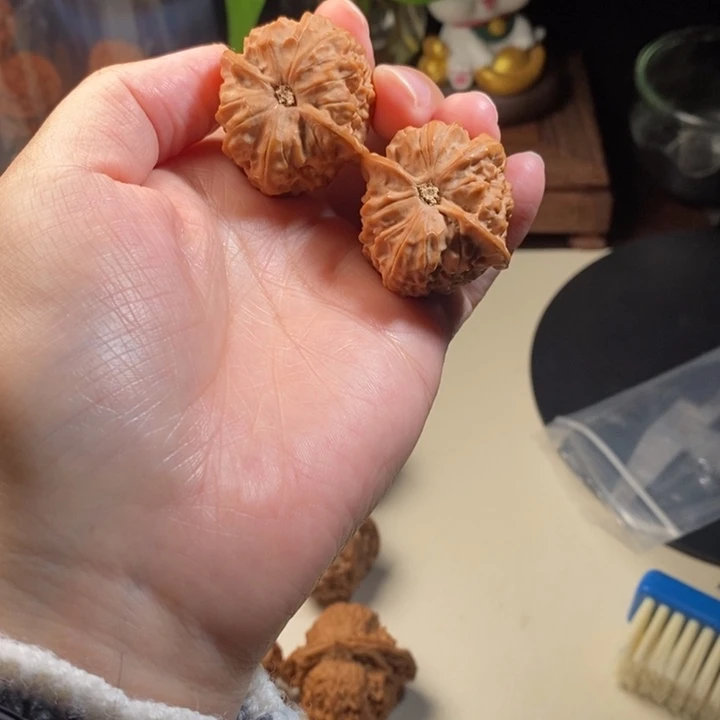 吊坠文玩核桃野生鸡心