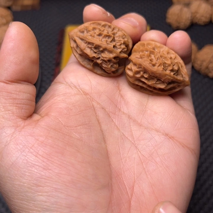 吊坠文玩核桃龙骨鸡心