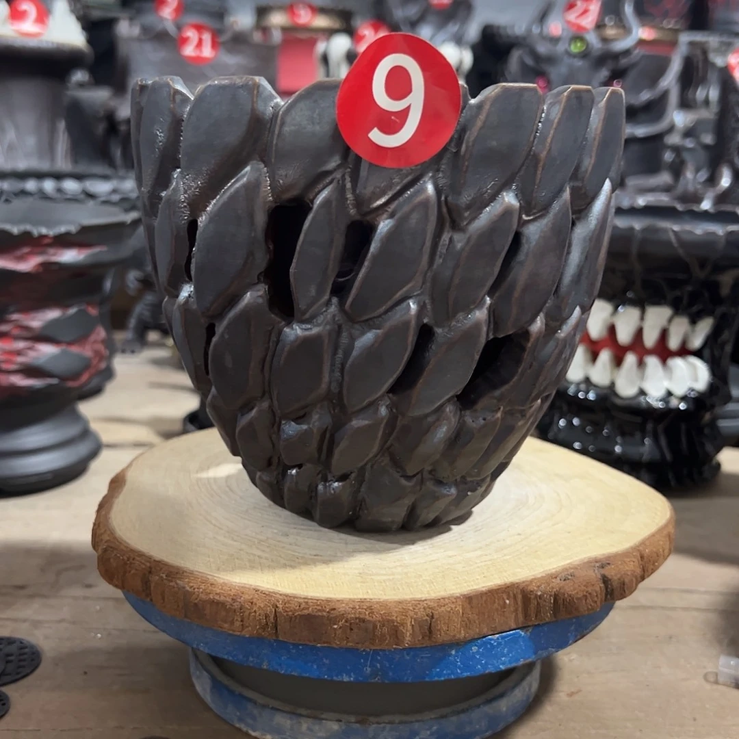 9号，双层镂空微瑕，口11.5高13