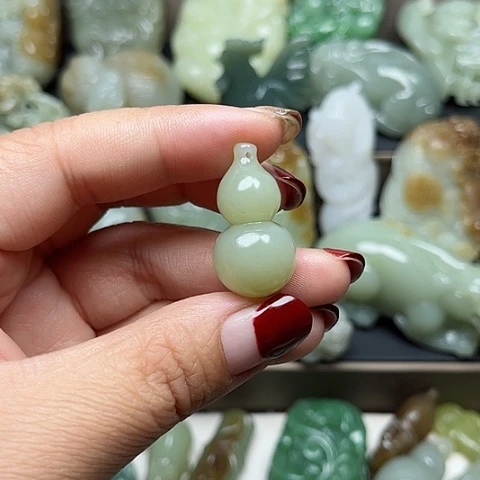 和田玉未镶嵌颈饰一****的