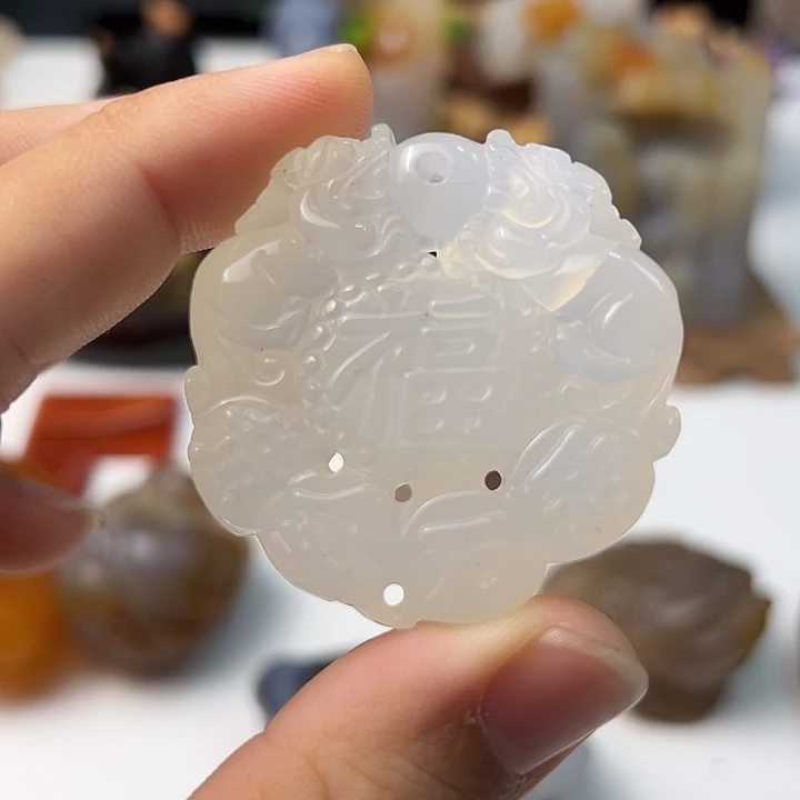 玛瑙/玉髓颈饰未镶嵌