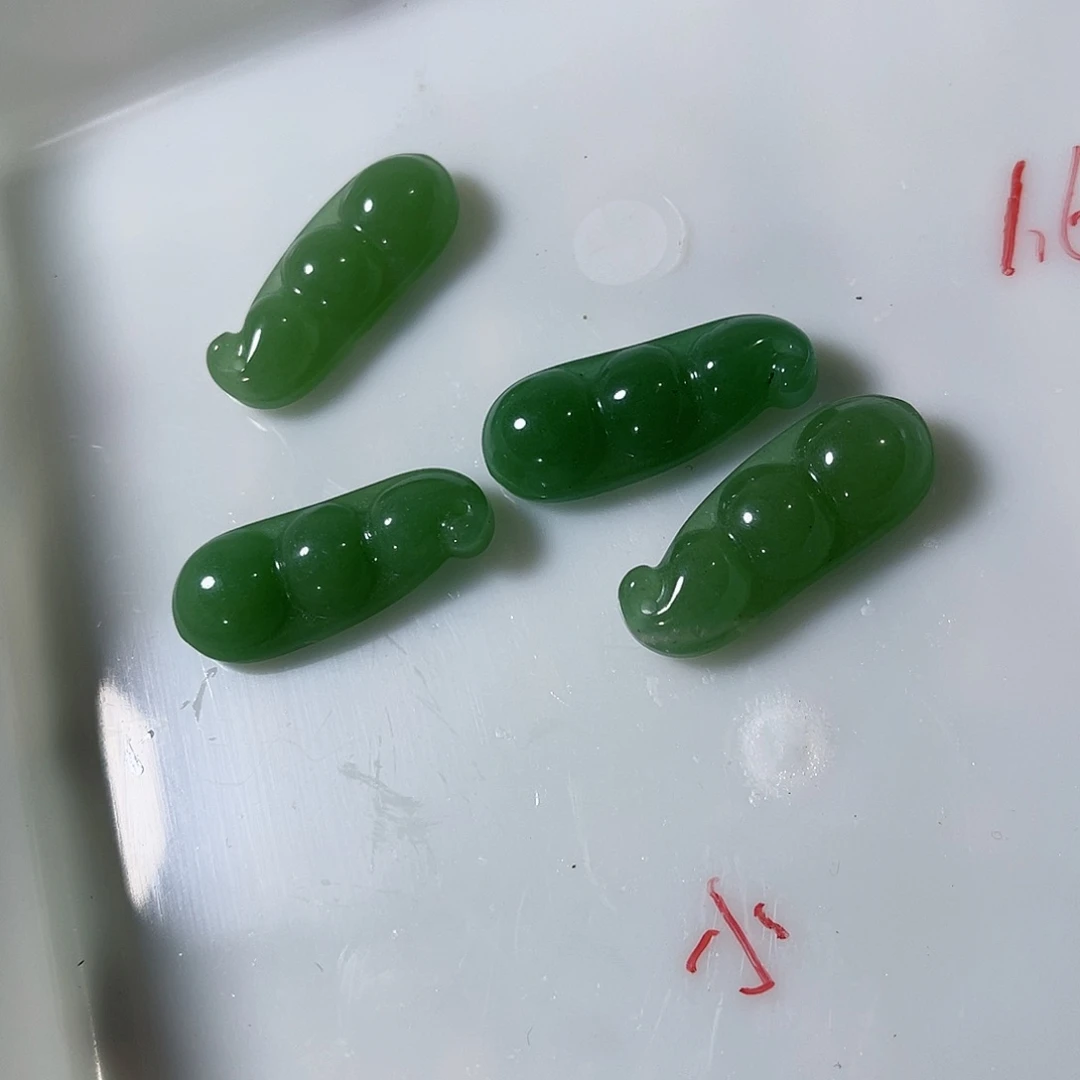 石英质玉颈饰未镶嵌