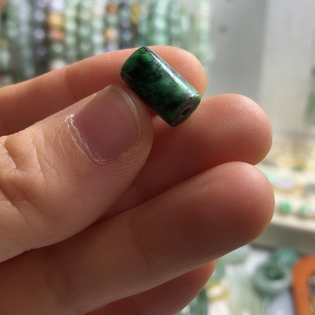 翡翠未镶嵌颈饰03干青卡7